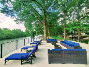 Luxury Riverfront Oasis with Boat Dock-Grill-Firepit!